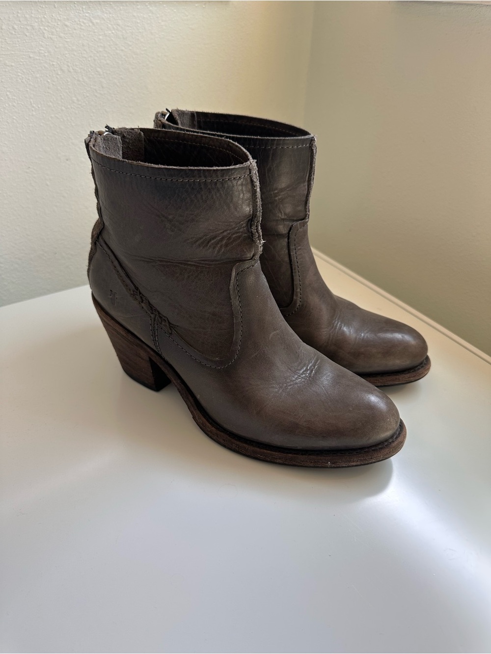 Women's Frye Brown/Gray Leather Ankle Boots